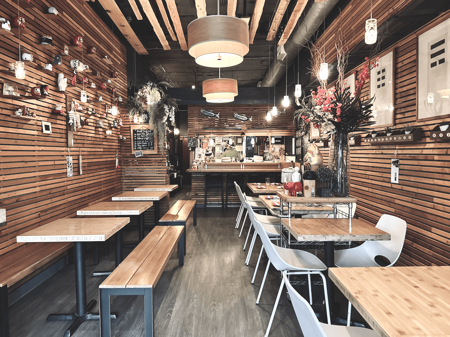 sushi mazi inside